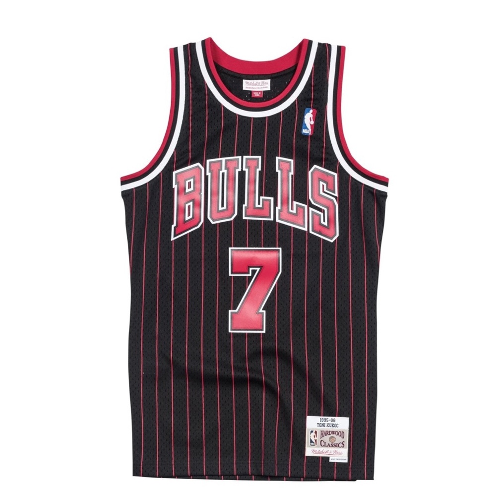 NWT Mens Small Toni Kukoc Chicago Bulls Jersey